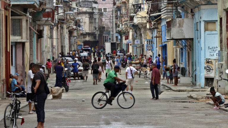 Criadores de conteúdo são presos por exibirem as mazelas de Cuba criadores-de-conteudo-sao-presos-por-exibirem-as-mazelas-de-cuba