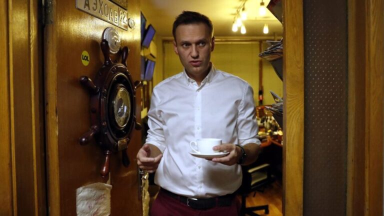 navalny-morreu-envenenado-com-toxina-letal-presente-em-sapos-venenosos,-diz-investigacao