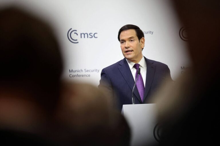 rubio-diz-que-eua-nao-querem-se-separar-da-europa,-mas-apresenta-futuro-nos-termos-de-trump