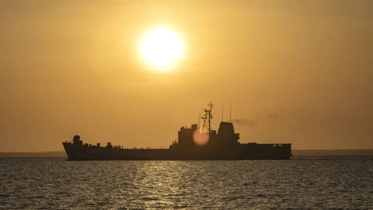 marinha-dos-eua-destroi-nova-embarcacao-no-caribe-e-deixa-tres-mortos