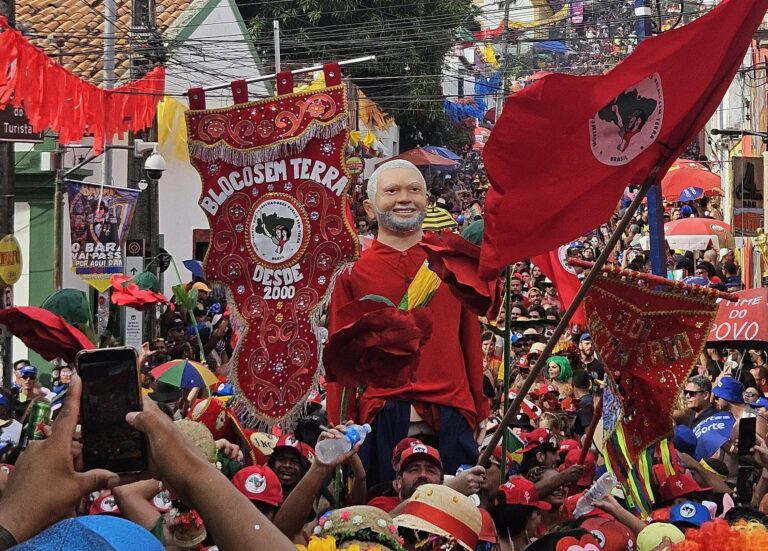 bloco-do-mst-em-olinda-reune-5-mil-pessoas-unindo-alegria-e-luta-popular