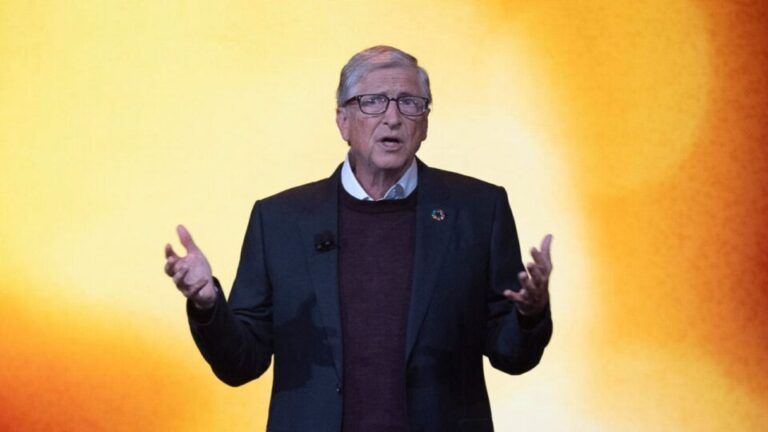 Acuado por caso Epstein, Bill Gates cancela discurso em cúpula sobre IA acuado-por-caso-epstein,-bill-gates-cancela-discurso-em-cupula-sobre-ia