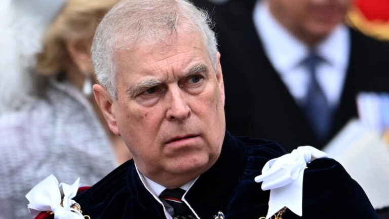 policia-do-reino-unido-prende-ex-principe-andrew,-diz-bbc