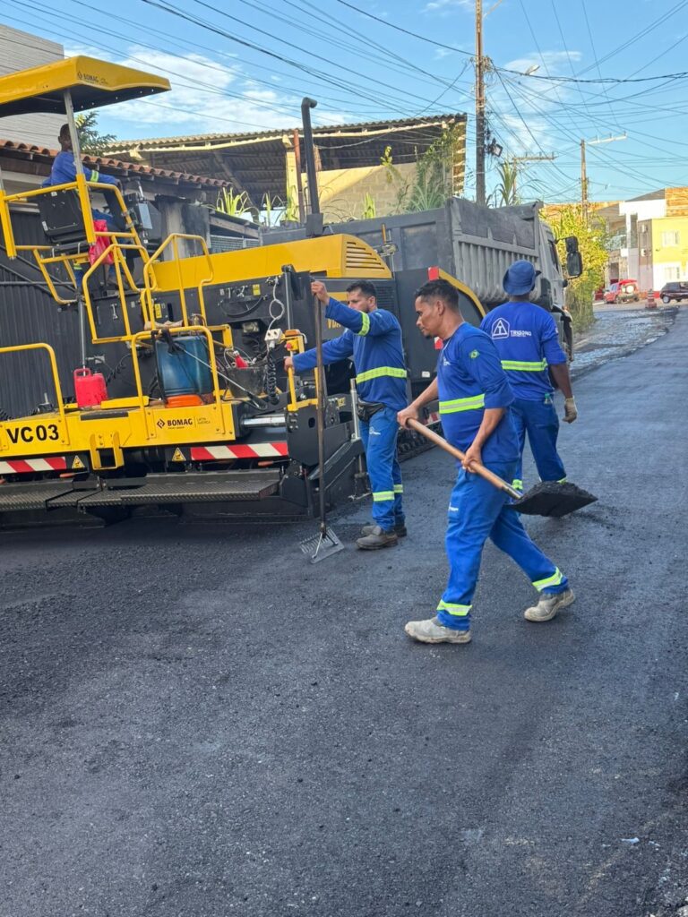 infraestrutura-avanca-no-centro-com-pavimentacao-asfaltica-da-rua-alagoas