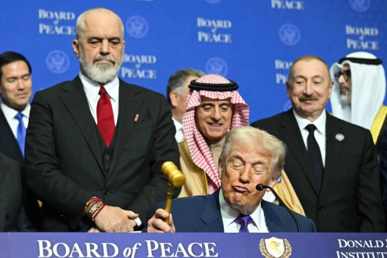 Mundo vive ‘surrealpolitik’ sob Trump, diz professor brasileiro do King’s College mundo-vive-‘surrealpolitik’-sob-trump,-diz-professor-brasileiro-do-king’s-college