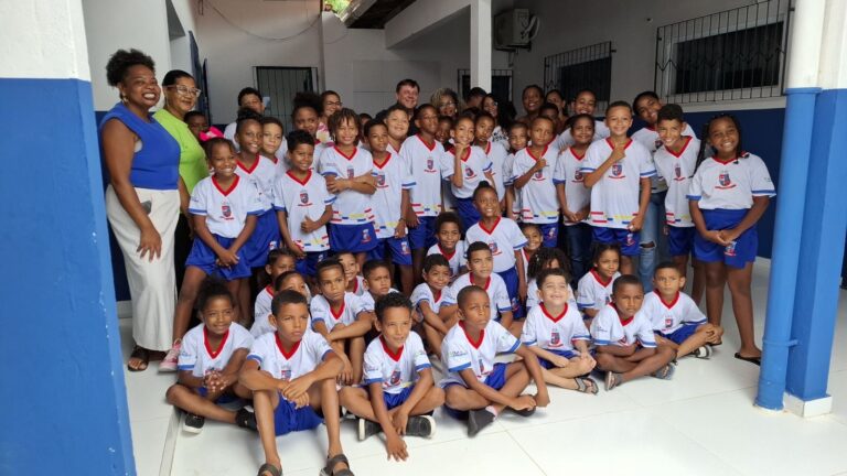 prefeitura-de-valenca-inicia-ano-letivo-com-entrega-de-fardamento-em-escolas-municipais