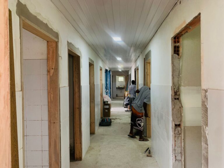 prefeito-marcos-medrado-autoriza-reforma-de-diversas-unidades-de-saude-em-valenca