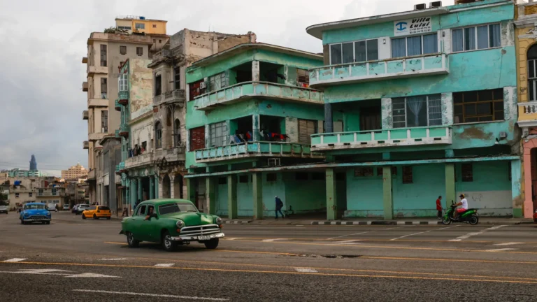 cubanos-relatam-cotidiano-em-havana:-pior-momento-que-ja-vivemos