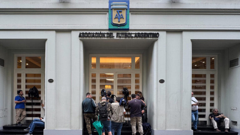 Por que o futebol argentino está em greve e o que Milei tem a ver com isso por-que-o-futebol-argentino-esta-em-greve-e-o-que-milei-tem-a-ver-com-isso