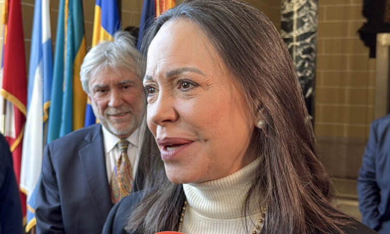 Maria Corina anuncia retorno à Venezuela para liderar transição democrática maria-corina-anuncia-retorno-a-venezuela-para-liderar-transicao-democratica