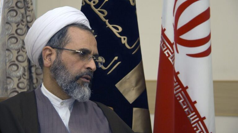 Irã anuncia líder supremo interino que comandará processo para substituir Khamenei ira-anuncia-lider-supremo-interino-que-comandara-processo-para-substituir-khamenei