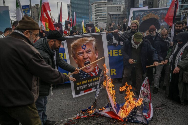 Da inflação à guerra, como sufocamento da economia do Irã antecedeu ataques de EUA e Israel da-inflacao-a-guerra,-como-sufocamento-da-economia-do-ira-antecedeu-ataques-de-eua-e-israel