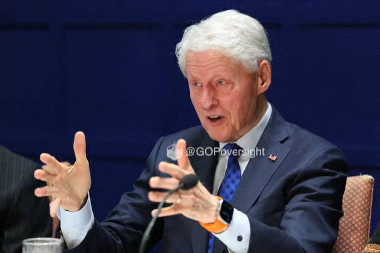 em-depoimento,-clinton-afirma-que-nao-sabia-de-crimes-de-jeffrey-epstein