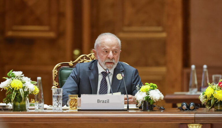 brasil-acerta-na-cautela,-mas-enfrentara-pressao-dos-eua-nas-eleicoes,-afirma-analista-politica