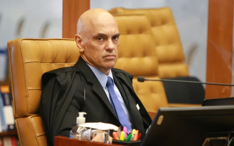 alexandre-de-moraes-nega-conversas-com-daniel-vorcaro,-dono-do-banco-master