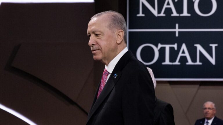 Otan derruba novo míssil lançado pelo Irã que invadiu espaço aéreo da Turquia otan-derruba-novo-missil-lancado-pelo-ira-que-invadiu-espaco-aereo-da-turquia