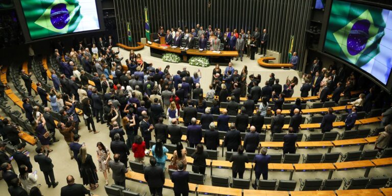 camara-e-senado-aprovam-projetos-voltados-a-protecao-de-mulheres