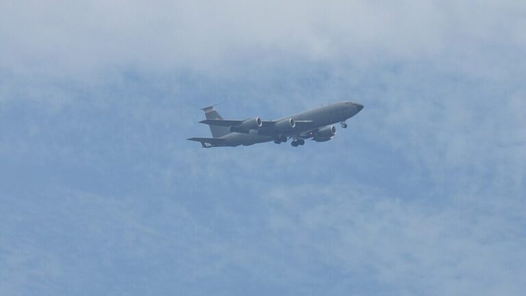 nao-ha-sobreviventes-apos-queda-de-aviao-tanque-dos-eua-no-iraque,-dizem-forcas-armadas