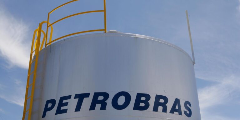 setor-de-combustiveis-sugere-que-petrobras-amplie-importacao-de-diesel