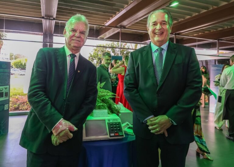 tjba-marca-presenca-na-abertura-de-exposicao-do-tre-ba-sobre-os-30-anos-da-urna-eletronica