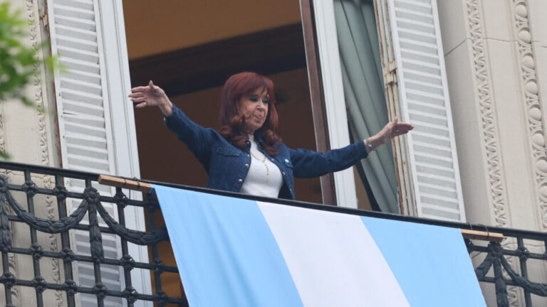 cristina-kirchner-chama-juizes-de-mafiosos-e-alega-caca-as-bruxas-em-novo-caso-de-corrupcao