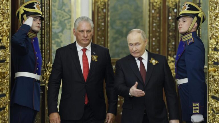 navios-com-petroleo-da-russia-seguem-em-direcao-a-cuba-apesar-do-bloqueio-dos-eua,-diz-jornal