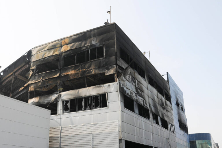Incêndio em fábrica de autopeças mata 14 pessoas na Coreia do Sul incendio-em-fabrica-de-autopecas-mata-14-pessoas-na-coreia-do-sul