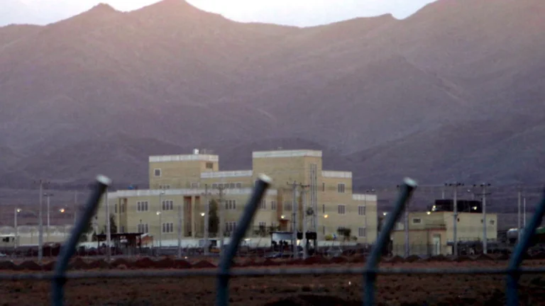 Estados Unidos Bombardeira Complexo Nuclear Do Irã, Diz Governo estados-unidos-bombardeira-complexo-nuclear-do-ira,-diz-governo