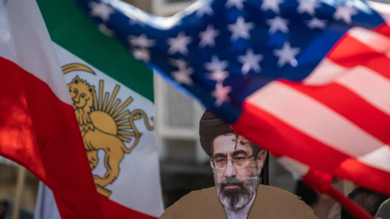Mistério Em Torno De Khamenei Continua: “Extremamente Estranho” misterio-em-torno-de-khamenei-continua:-“extremamente-estranho”