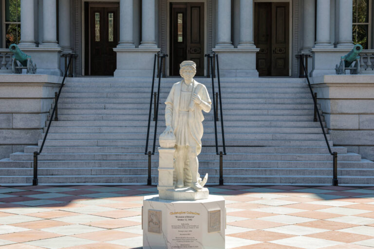 Trump instala estátua de Cristóvão Colombo perto da Casa Branca trump-instala-estatua-de-cristovao-colombo-perto-da-casa-branca
