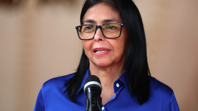 ditadora-interina-da-venezuela-participa-de-forum-economico-nos-eua