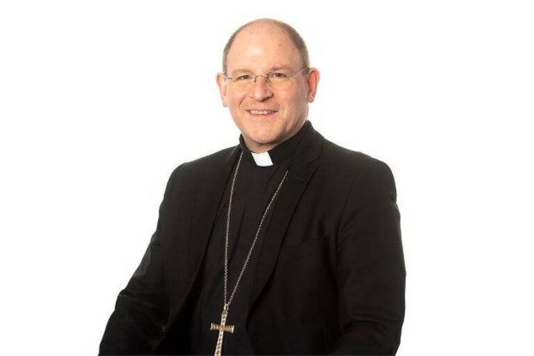 Papa nomeia bispo de diocese australiana pouco conhecida como diretor jurídico do Vaticano papa-nomeia-bispo-de-diocese-australiana-pouco-conhecida-como-diretor-juridico-do-vaticano