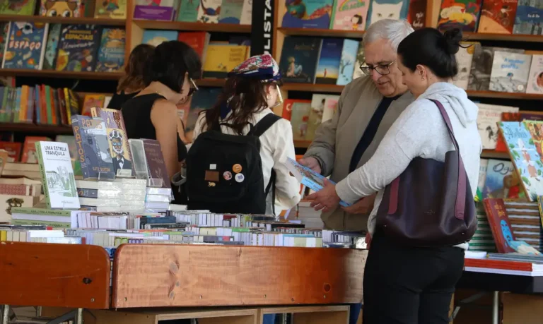 Número de consumidores de livros aumenta e chega a 18% da população numero-de-consumidores-de-livros-aumenta-e-chega-a-18%-da-populacao