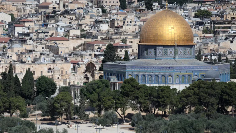 Polícia Israelense Impede Cardeal De Jerusalém De Celebrar Missa Na Igreja Do Santo Sepulcro policia-israelense-impede-cardeal-de-jerusalem-de-celebrar-missa-na-igreja-do-santo-sepulcro
