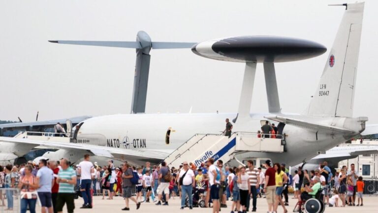 como-e-o-aviao-espiao-dos-eua-avaliado-em-us$-540-milhoes,-atingido-em-ataque-do-ira
