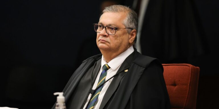 dino-questiona-transparencia-de-emendas-enviadas-a-igreja-da-lagoinha