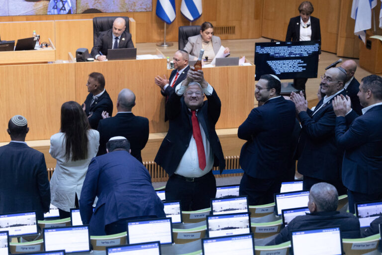 ‘Rumo ao apartheid’, diz premiê da Espanha sobre lei de Israel que autoriza execução de palestinos ‘rumo-ao-apartheid’,-diz-premie-da-espanha-sobre-lei-de-israel-que-autoriza-execucao-de-palestinos