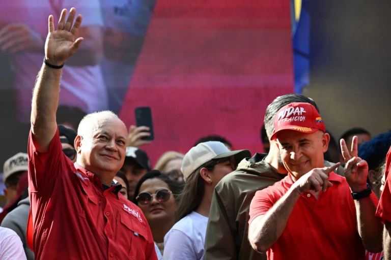 e-falsa-suposta-tratativa-para-asilar-funcionarios-venezuelanos-no-brasil