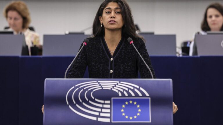 eurodeputada-critica-de-israel-e-que-participou-de-flotilha-com-greta-e-presa-na-franca