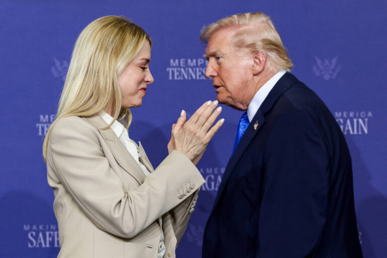 Trump demite secretária de Justiça após crise na condução de caso Epstein trump-demite-secretaria-de-justica-apos-crise-na-conducao-de-caso-epstein