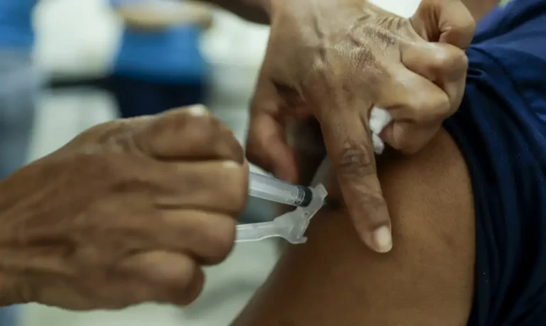 casos-de-influenza-a-continuam-a-crescer-no-brasil,-diz-fiocruz