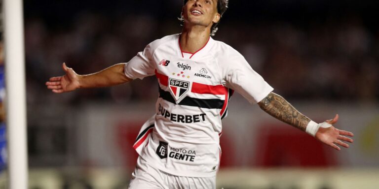Brasileirão: Ferreira brilha e São Paulo aplica 4 a 1 no Cruzeiro brasileirao:-ferreira-brilha-e-sao-paulo-aplica-4-a-1-no-cruzeiro