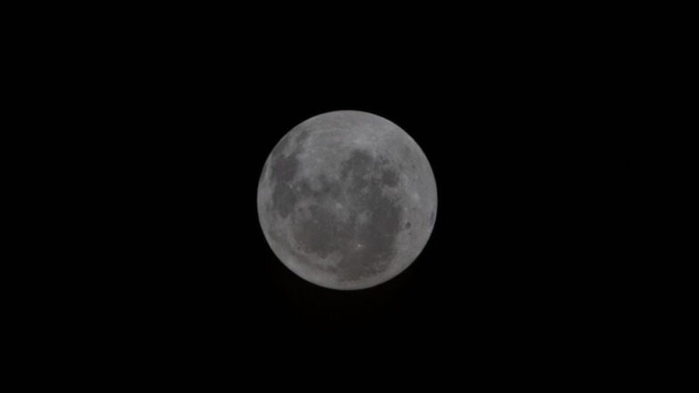 nasa-divulga-imagem-inedita-do-lado-oculto-da-lua-captada-pela-missao-artemis-ii