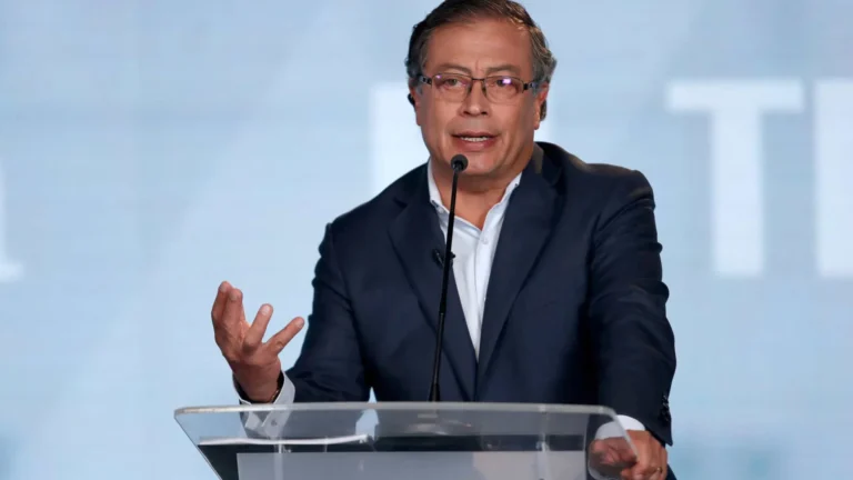 equador-convoca-embaixador-na-colombia-apos-petro-chamar-ex-vice-presidente-de-preso-politico