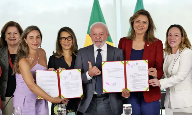 lula-sanciona-leis-para-fortalecer-combate-a-violencia-contra-mulheres