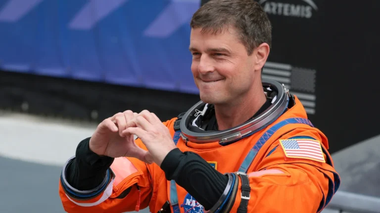 conheca-o-astronauta-da-artemis-ii-que-cria-as-filhas-sozinho:-‘elas-sao-tudo-para-mim’