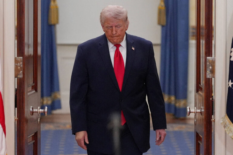 Trump xinga apoiadores após receber críticas e expõe racha em sua base trump-xinga-apoiadores-apos-receber-criticas-e-expoe-racha-em-sua-base