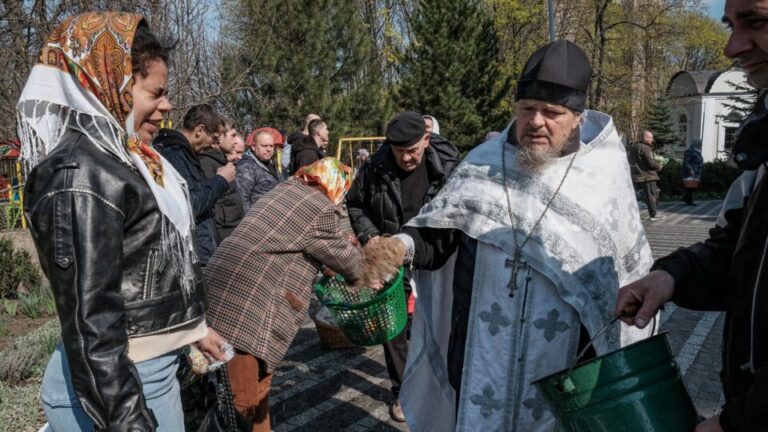 russia-e-ucrania-se-acusam-mutuamente-de-milhares-de-violacoes-de-tregua-pascal