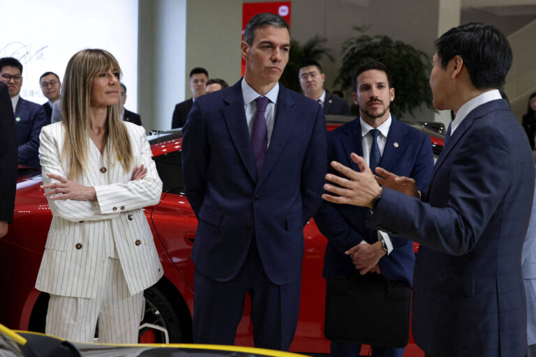 Juiz acusa primeira-dama da Espanha de peculato, tráfico de influência e corrupção juiz-acusa-primeira-dama-da-espanha-de-peculato,-trafico-de-influencia-e-corrupcao