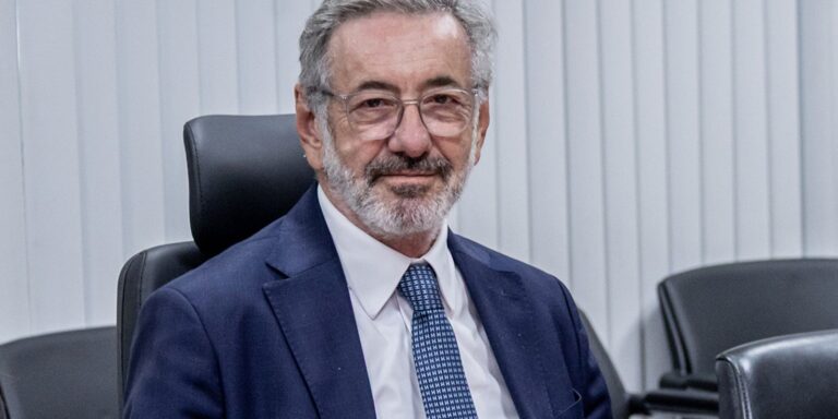 marcio-elias-rosa-toma-posse-no-comando-do-mdic